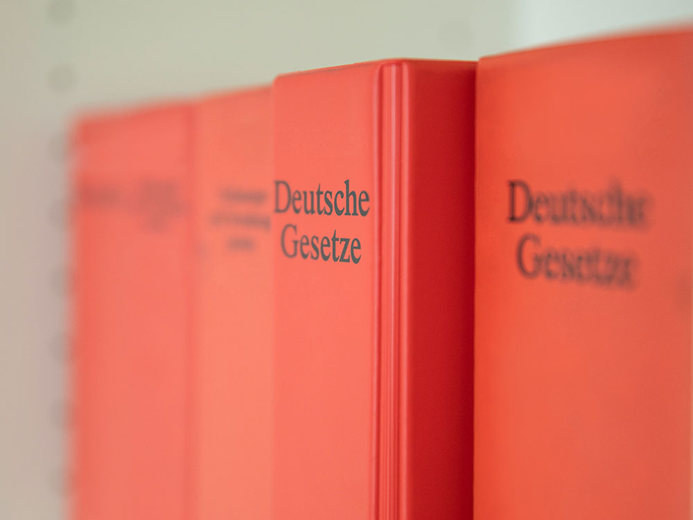 Gesetzbücher in der Kanzlei Trefz und Flachsbarth Stuttgart