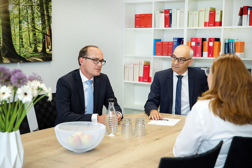 Beratung bei der Kanzlei Trefz & Flachsbarth Rechtsanwälte Trefz & Flachbarth Stuttgart bei der Beratung mit einer Mandantin